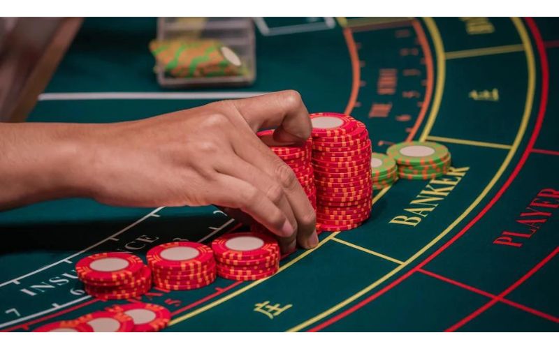 Phân tích quy luật chọn cược trong game bài Baccarat